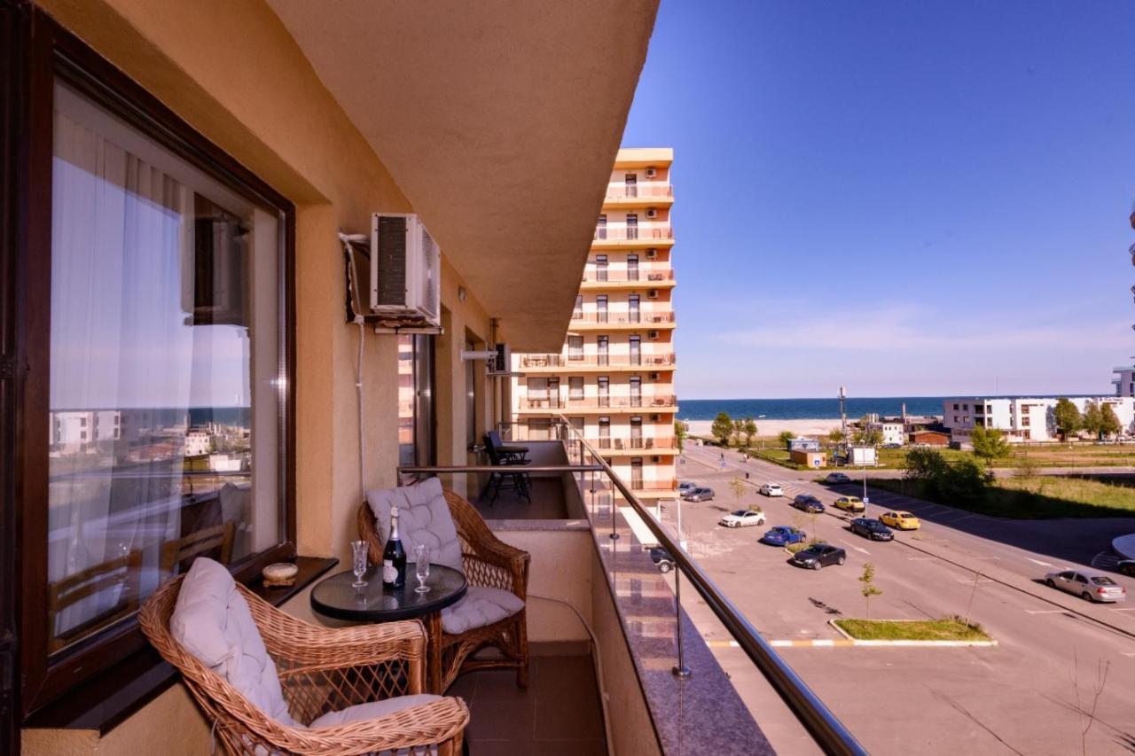 Theo Summerland Seaview Apartment Mamaia Exterior photo