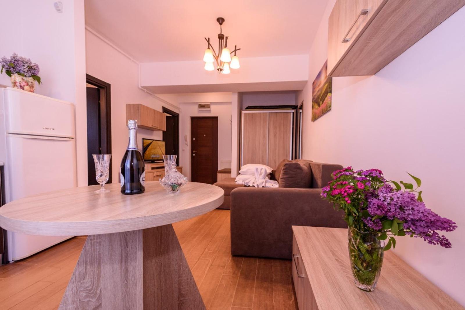 Theo Summerland Seaview Apartment Mamaia Room photo