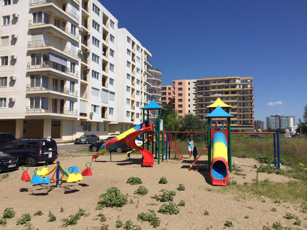 Theo Summerland Seaview Apartment Mamaia Exterior photo